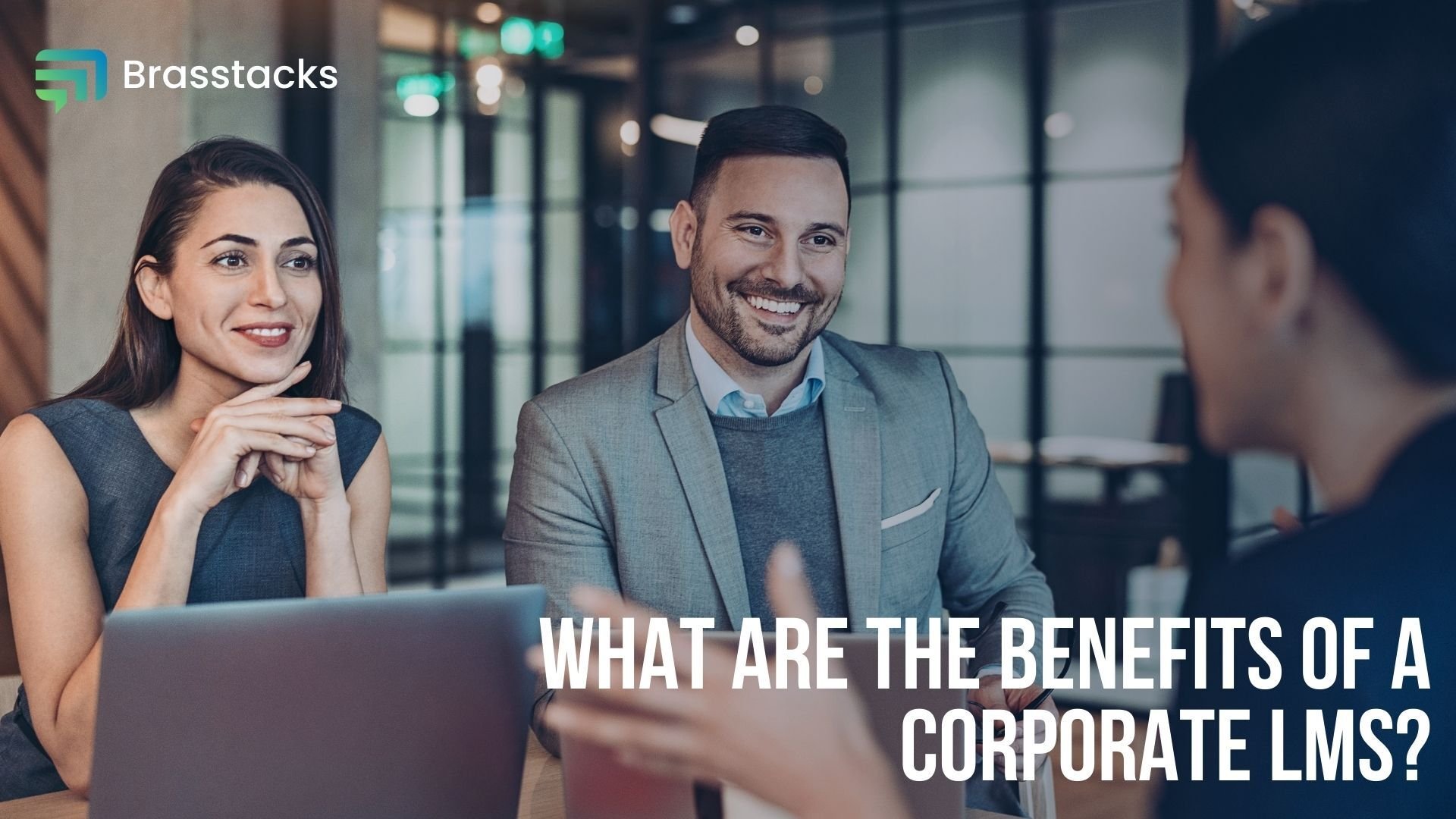 What are the benefits of a corporate LMS
